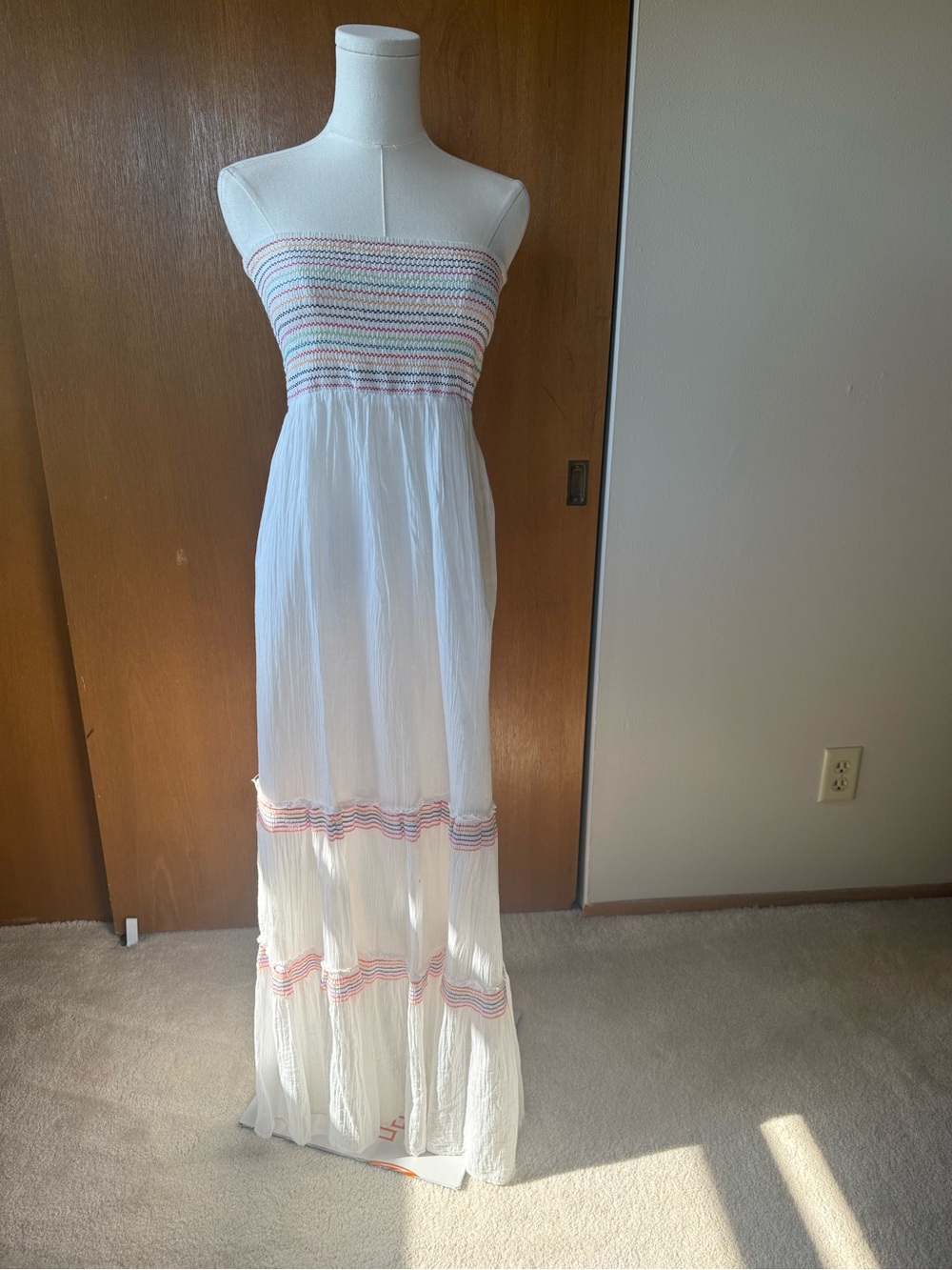 White Strapless Tiered Maxi Dress M Multicolor Smocked Bodice Embroidered - Picture 9 of 10